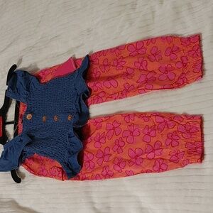 Beautiful Vince Camuto two-piece set size 6 NWT